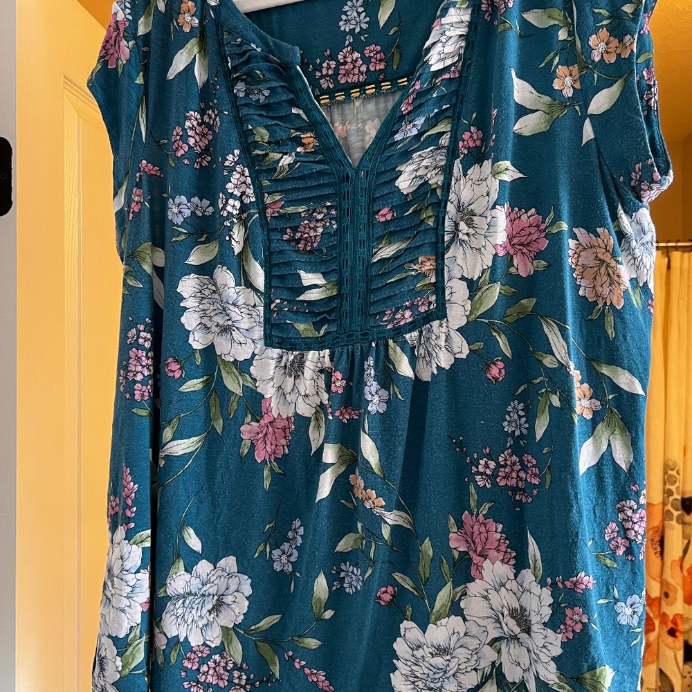 DANIEL RAINN Patoka Pleated Split Neck Knit Top